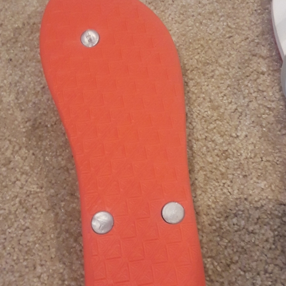 Like New Roxy Flip Flops - Picture 4 of 4